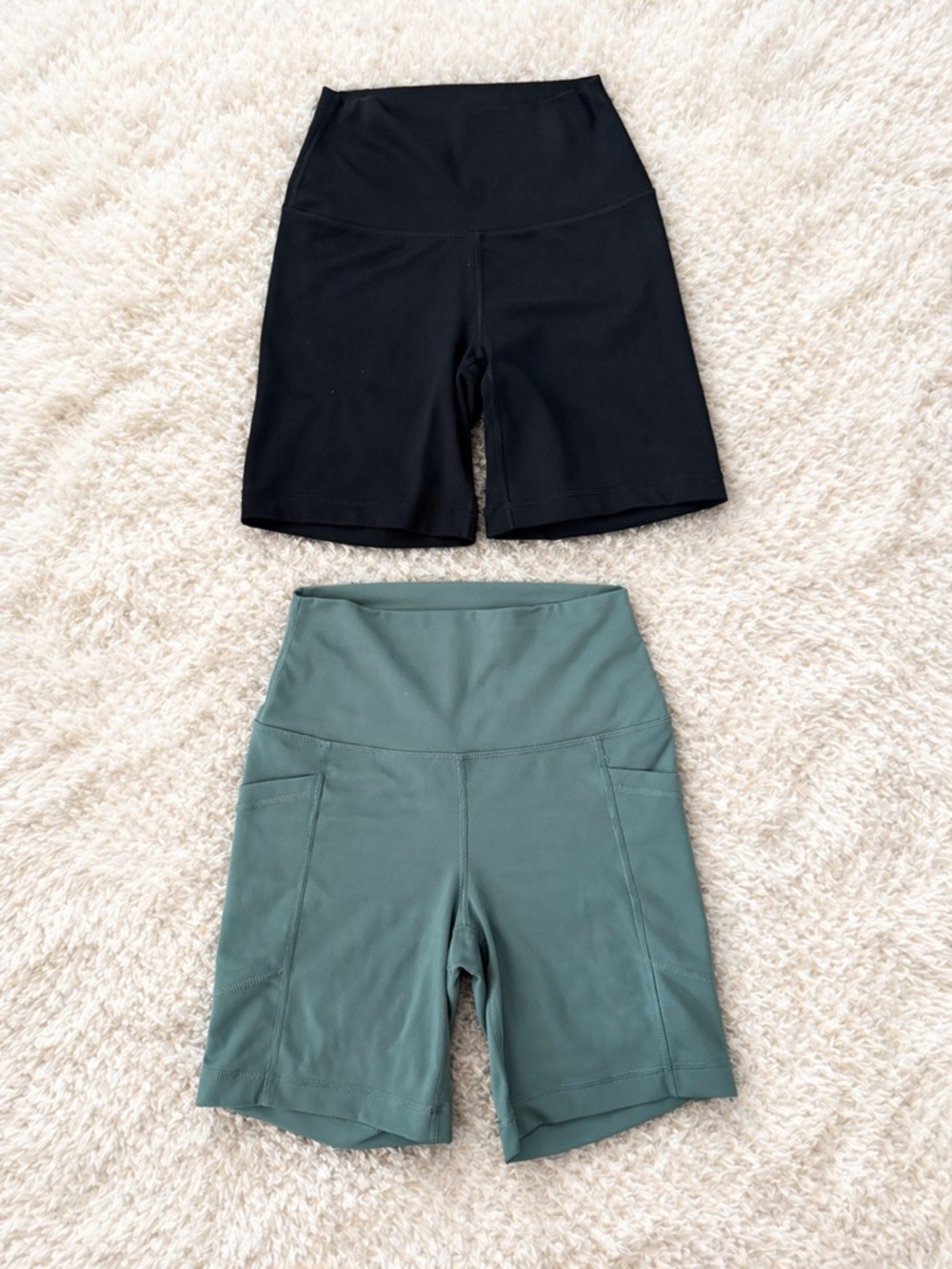 Yogalicious Lux Tribeca 7” Shorts Green & Black Size S Set